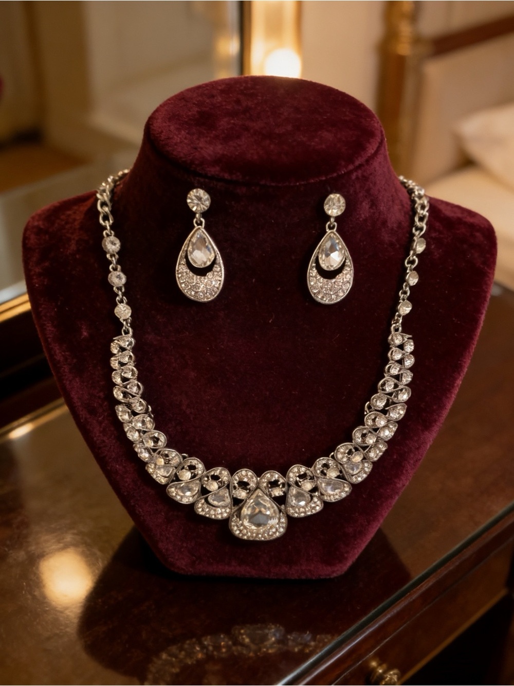 Elegant Silver Rhinestone Teardrop Statement Infinity Glam Crystal Bib Necklace